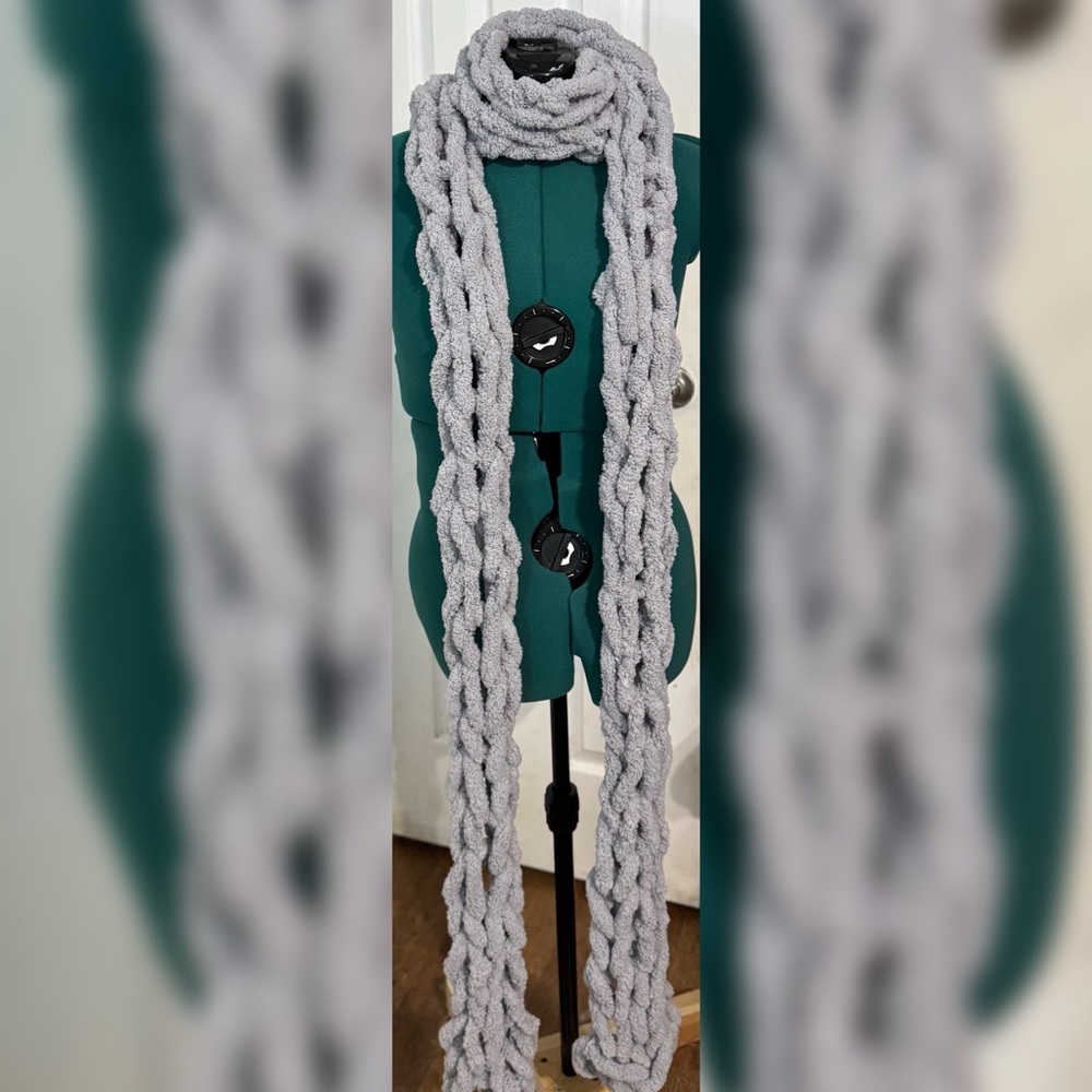 Handmade Hand Crafted Oversized Knit Scarf Soft Silver - Picture 2 of 2